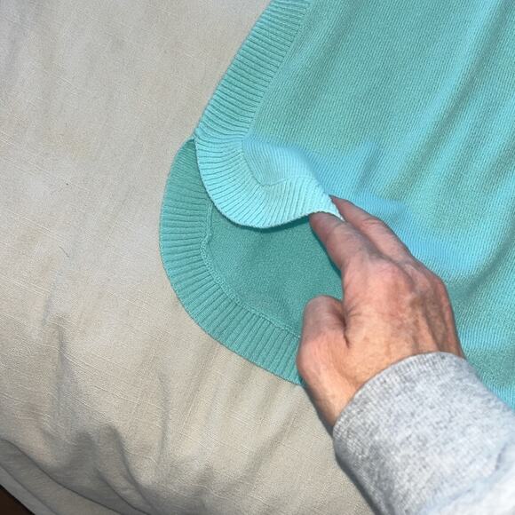 Vineyard Vines Crystal Blue Relaxed Cotton Sweater - Picture 2 of 4